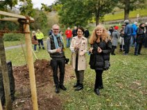 23: Eichenpflanzung_23.Lothar_Mueller.Elvira_Lantenhammer.Kerstin_Deckenbrock